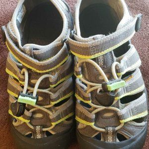 Keen sandals kids size 2